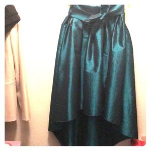 “Carrie Bradshaw high low skirt